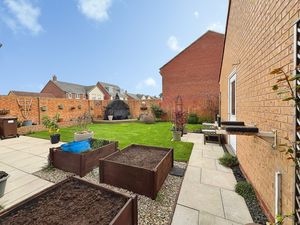 Photo 10- click for photo gallery